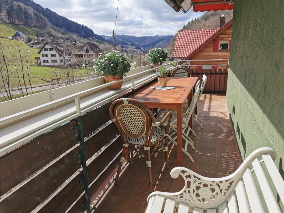 Ferienwohnung Vogelsang Im Schwarzwald มึนสเตอร์ทัล ภายนอก รูปภาพ